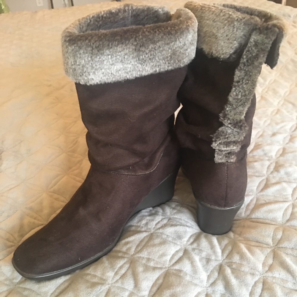 Fur topped Brown Boots, size 8